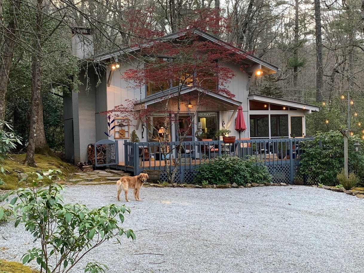 Pet friendly cabin in Highlands NC with Highlands Vacation Rentals